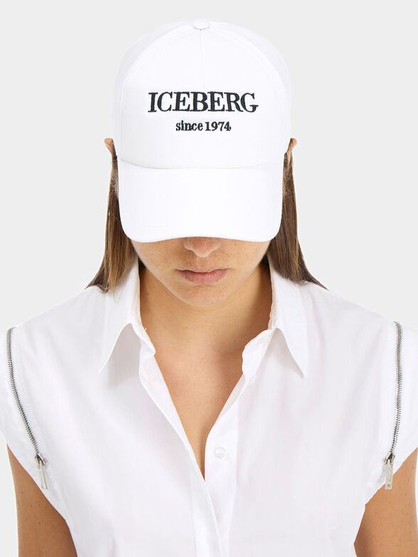 Pink hat with visor and logo embroidery - 2
