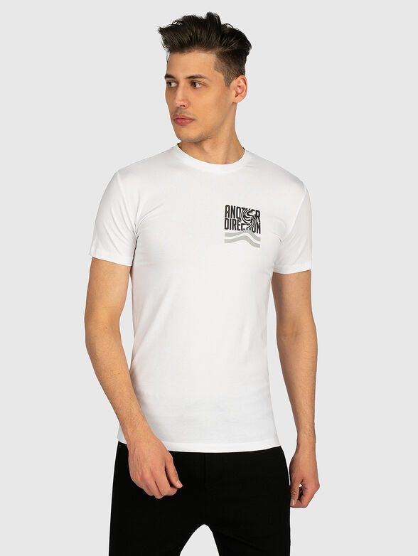 Slim fit t-shirt with attractive print - 1