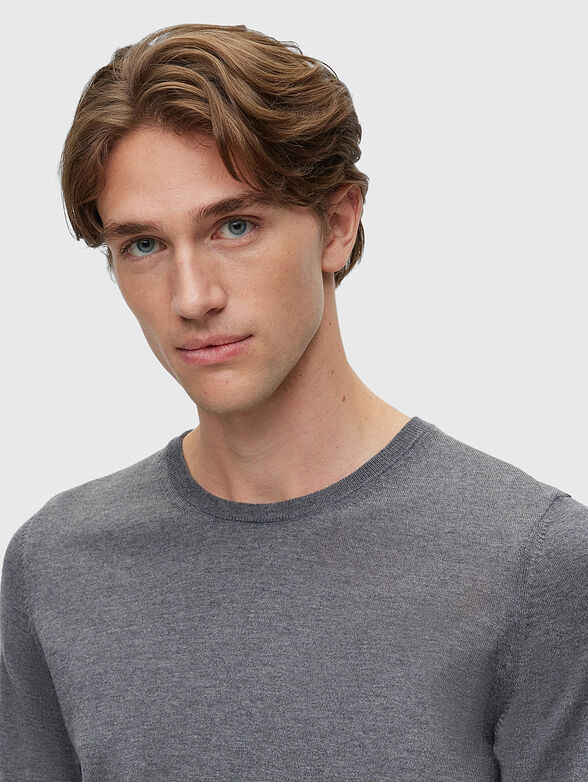 Wool sweater in gray - 4