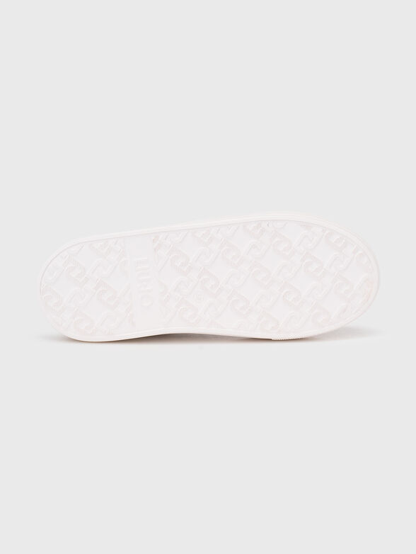 KYLIE 22 sneakers with fancy logo - 5