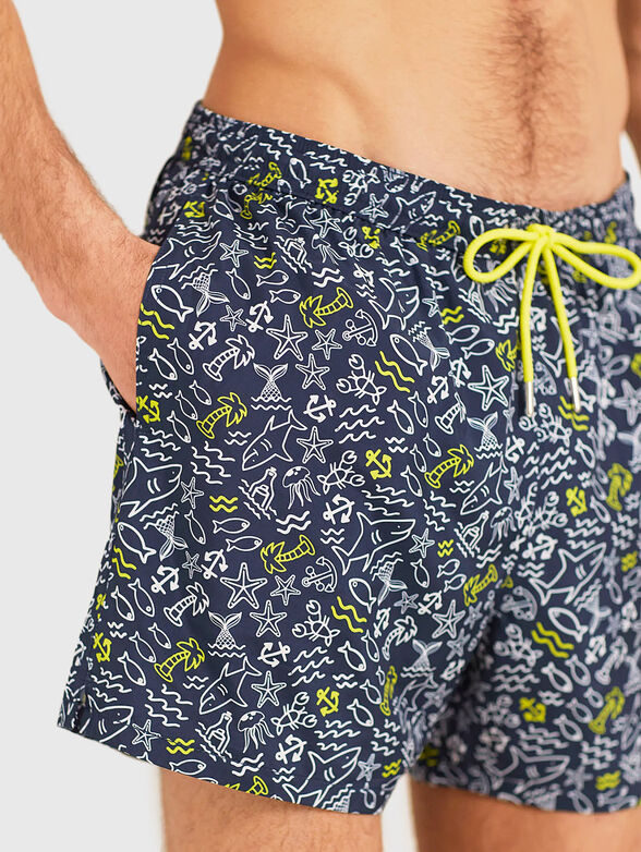 MARINA I beach shorts with contrast print - 3