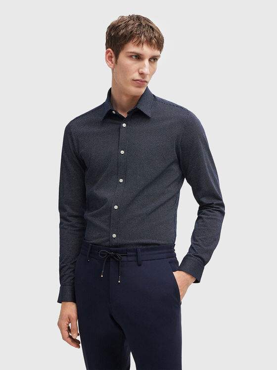 Shirt with dotted pattern in bordeaux - 1