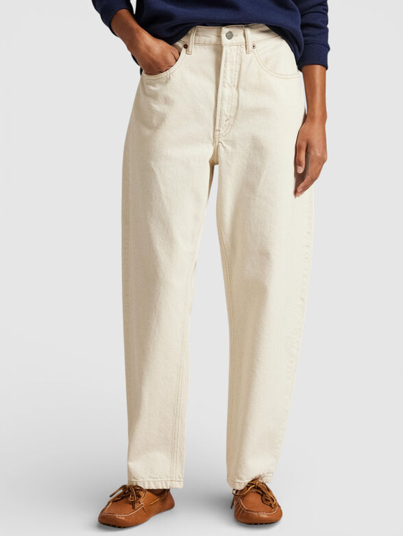 High-waisted jeans - 1