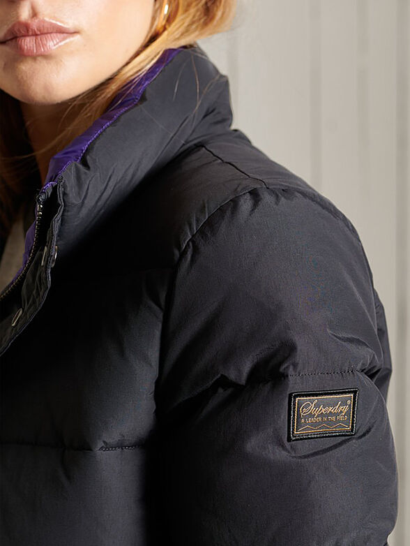 Puffer jacket with logo detail on the sleeve - 5