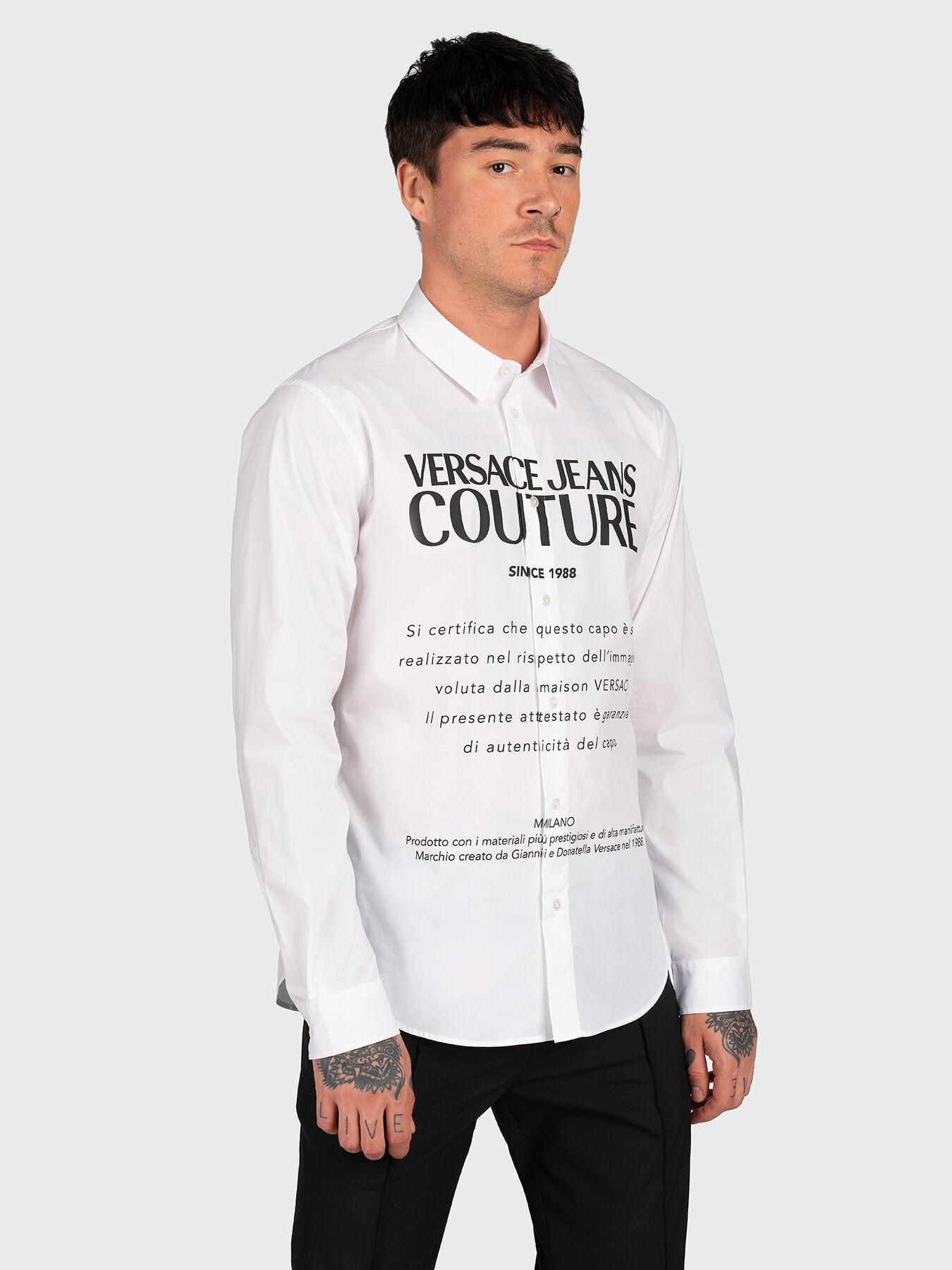 VERSACE ロゴプリント 長袖シャツ White shirt with maxi logo print brand VERSACE JEANS COUTURE