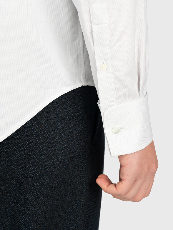 White shirt with hidden fastening - 4