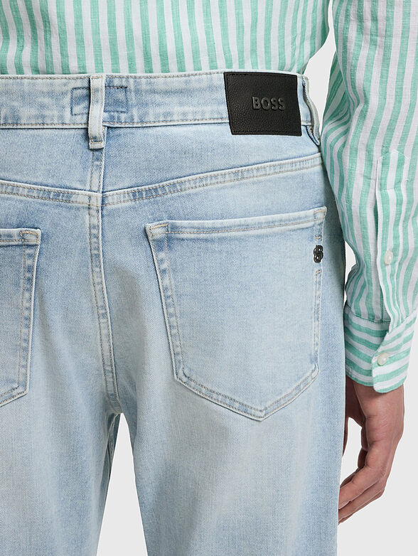 Straight leg jeans in light blue - 3