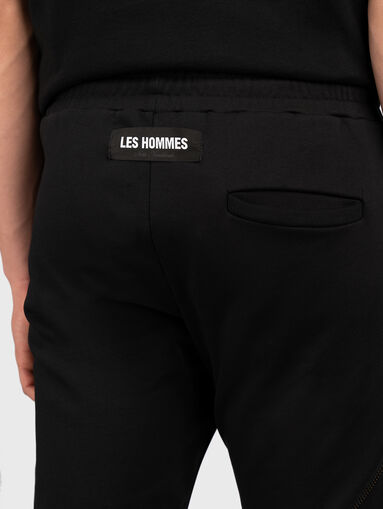 Sports trousers with accent zips - 3