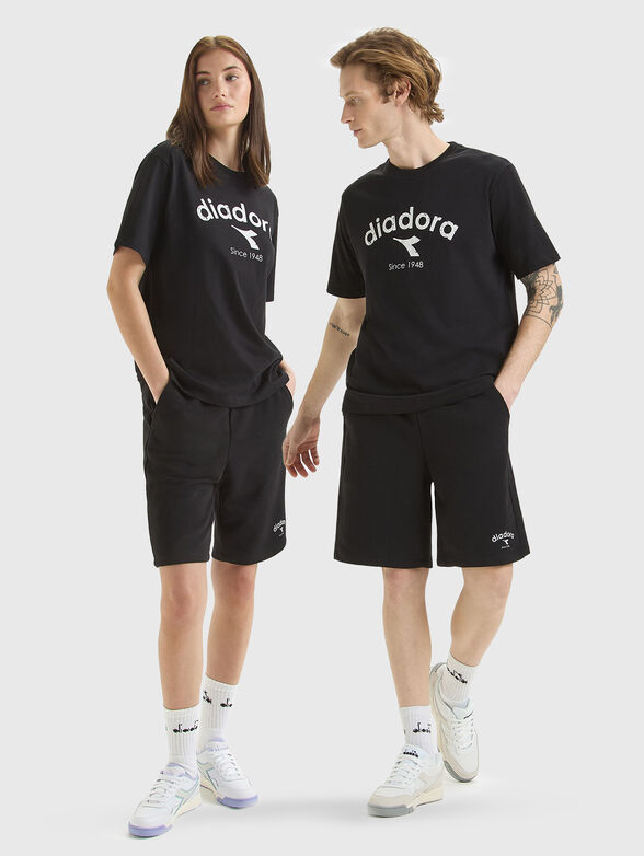 Unisex T-shirt with logo - 1