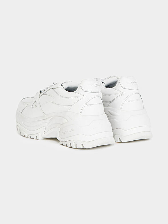 White sneakers with logo detail - 3