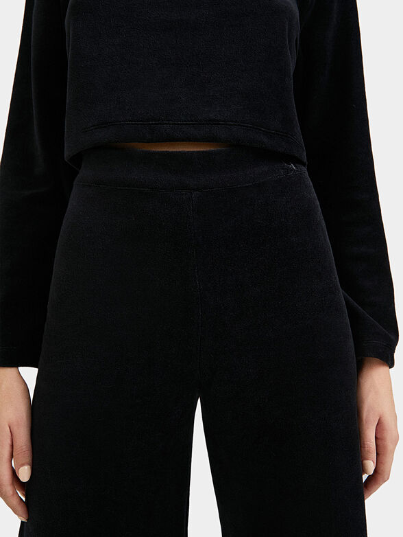 Blouse with embroidered details - 6