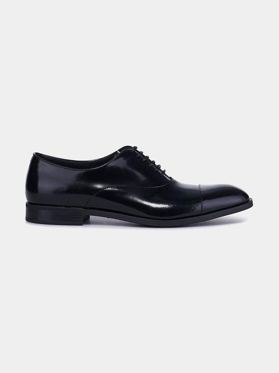 Обувки в черен цвят - 1