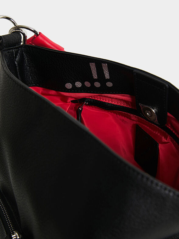 Black shoulder bag with embossed logo - 5