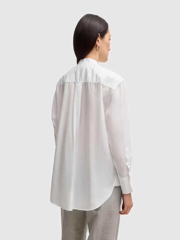 White shirt with oval hem  - 3