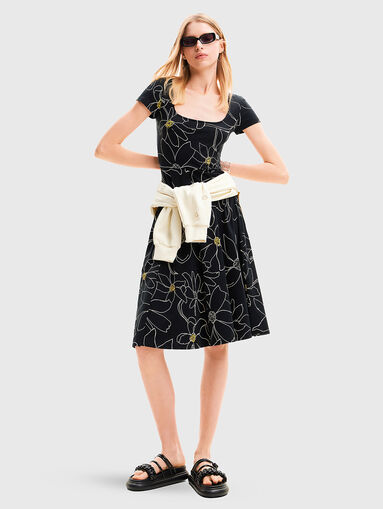 Black dress with floral print - 5