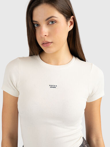 Slim T-shirt with a crew neck - 4