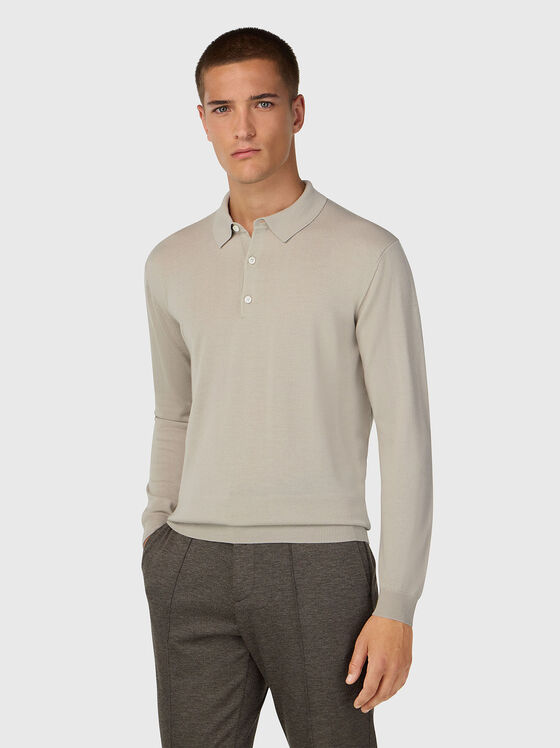 Пуловер в бежов цвят - 1