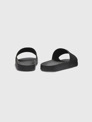 Black beach flip-flops with logo detail - 4