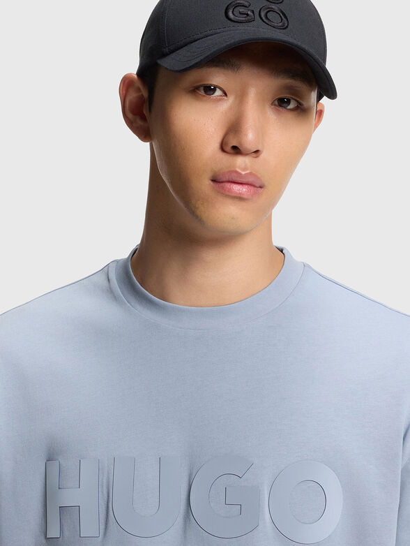 Cotton T-shirt with oval neckline in beige - 4