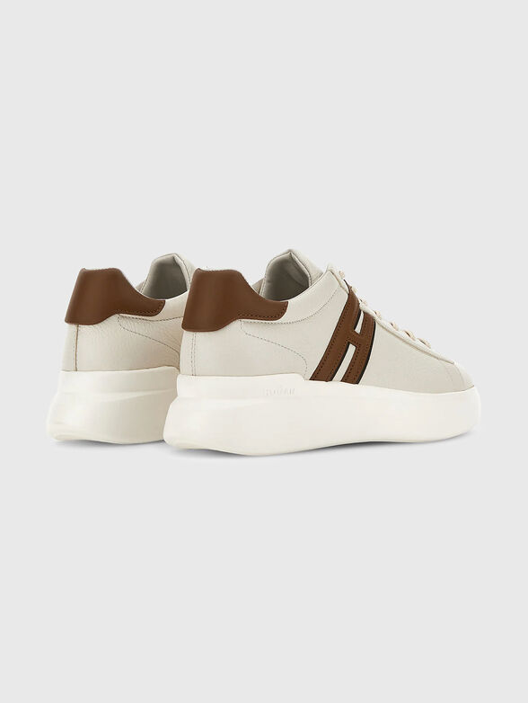 Leather sneakers with a logo detail - 3