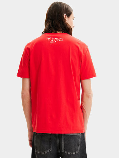 Red T-shirt with embroidery - 3