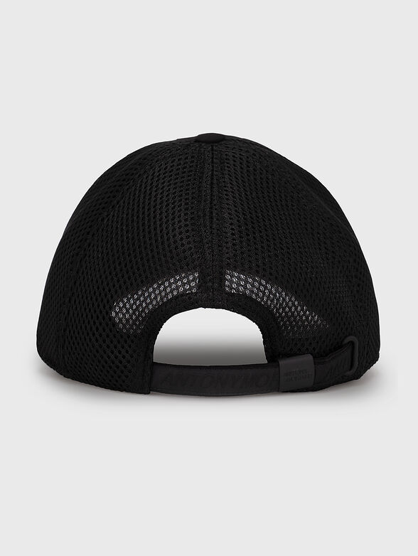 Black baseball cap with embossed logo - 2