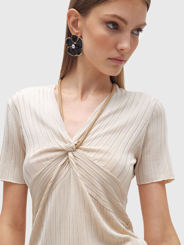 Short sleeved V-neck sweater - 4