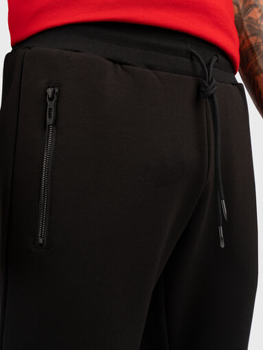 Black sports trousers - 4