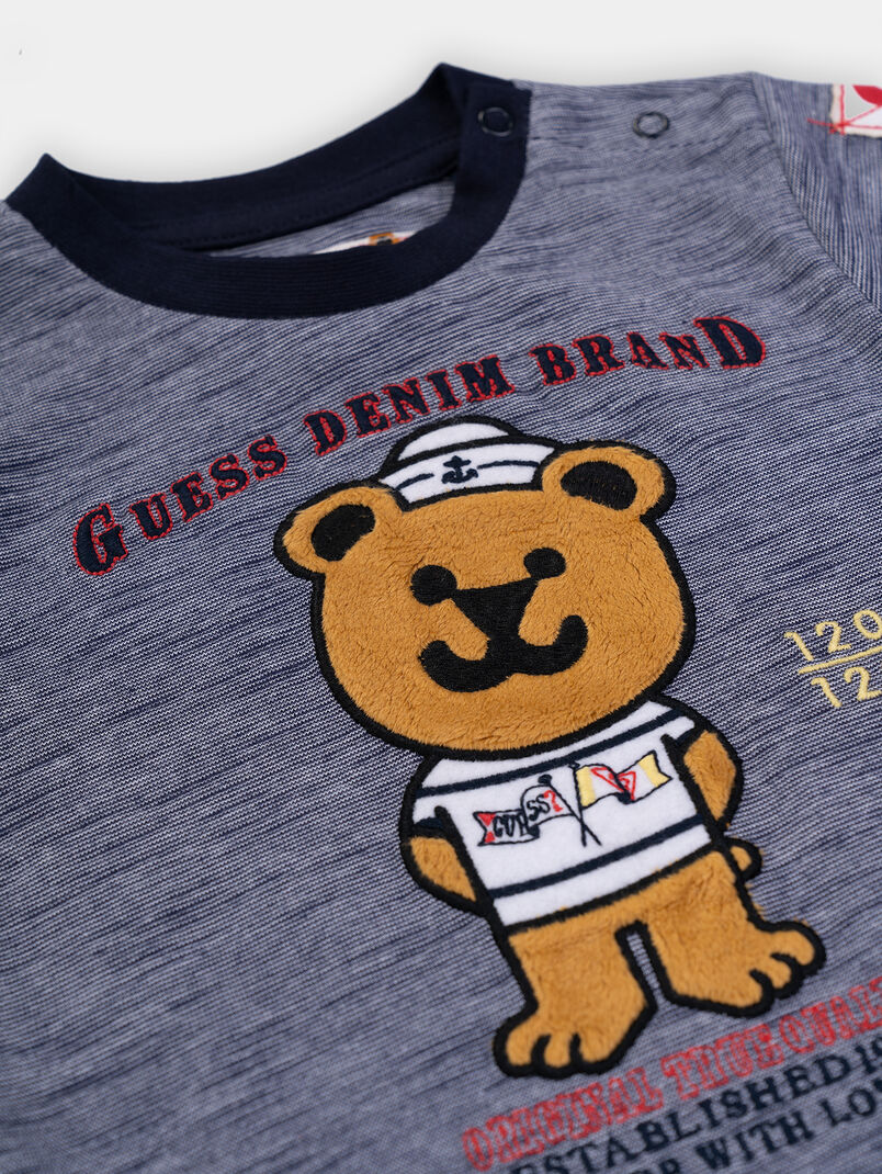 T-shirt with application - 3