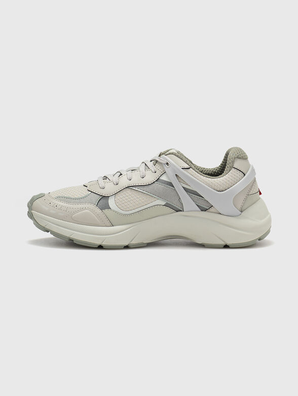 Sneakers with a logo - 4