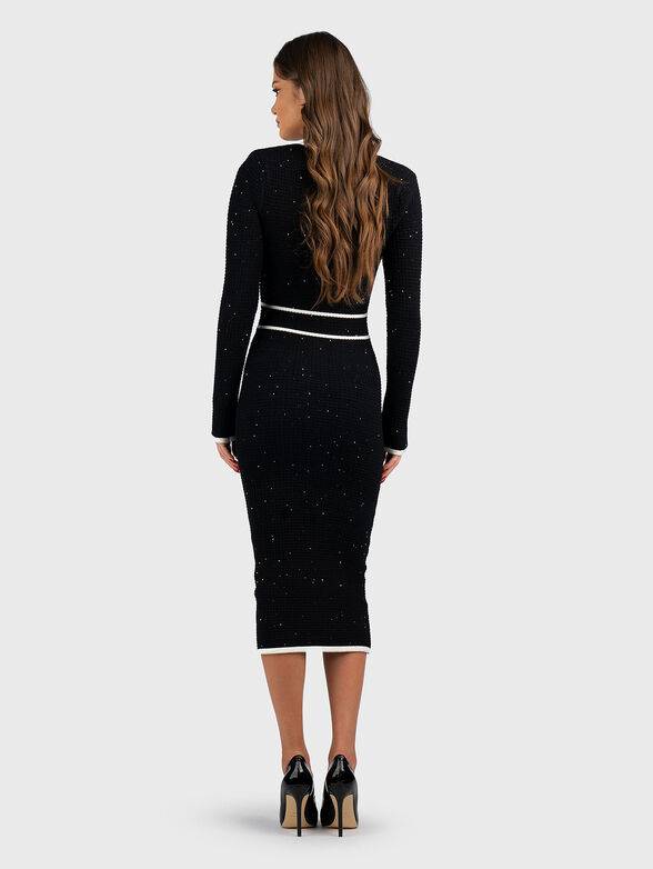 Dress with contrasting details  - 2