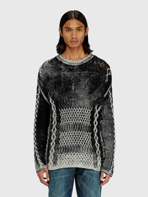 Sweater with a woven texture - 1