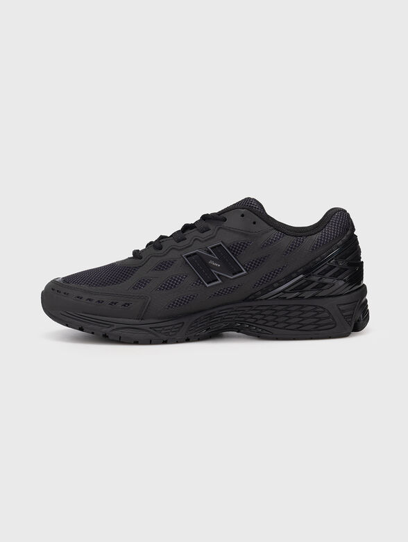 1906R sports shoes in black - 3