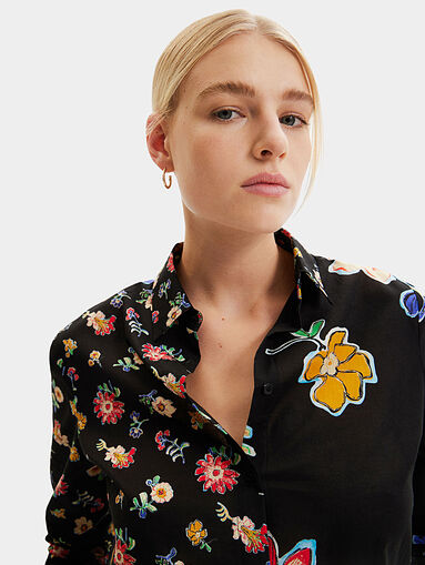 SINGAPUR black shirt with floral motifs - 5
