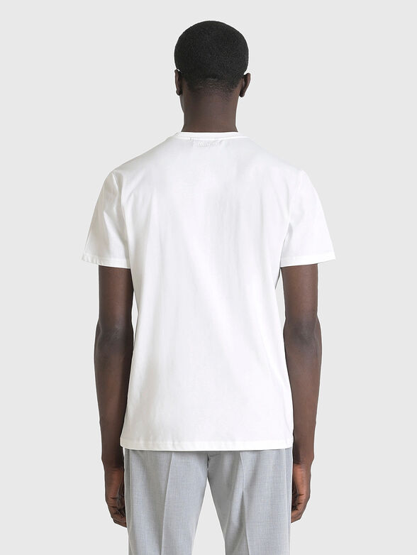 T-shirt with contrasting print - 2