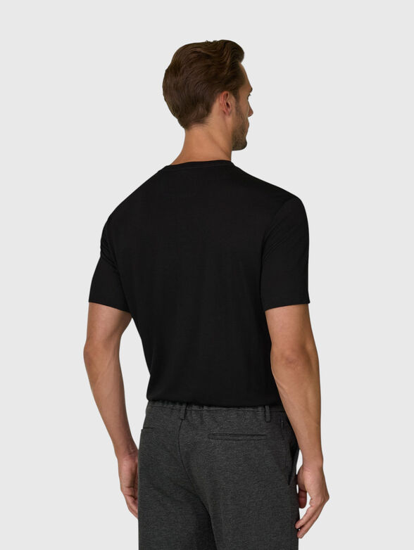 Black T-shirt with a round neckline - 3