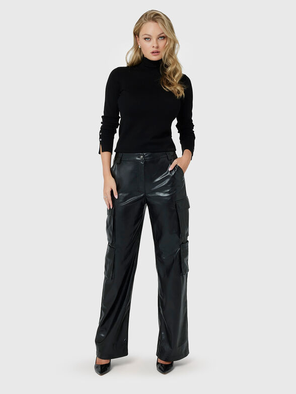 KORI black cargo trousers in faux leather  - 4