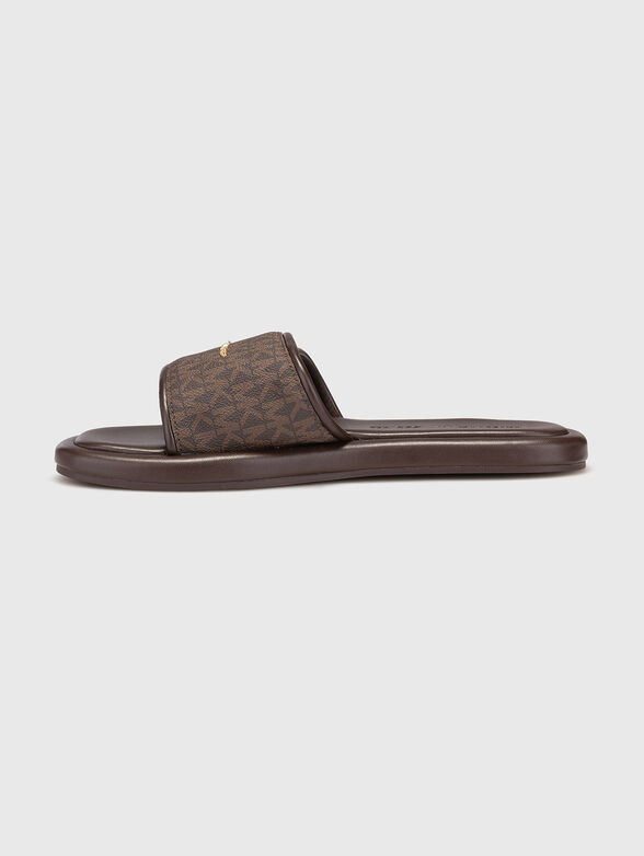 Slippers with logo - 4
