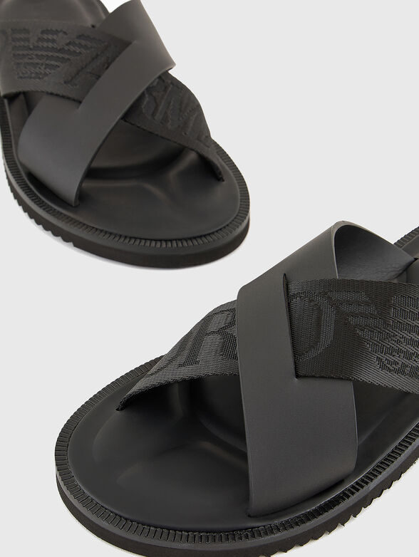 Leather sandals with logo detail - 3