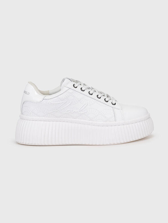 Leather sports shoes with embroidery - 1