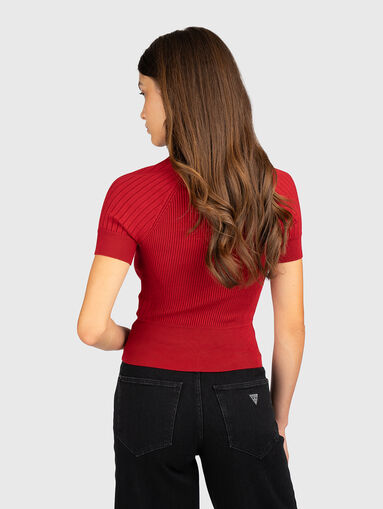 Short-sleeved sweater with a V-neck - 3