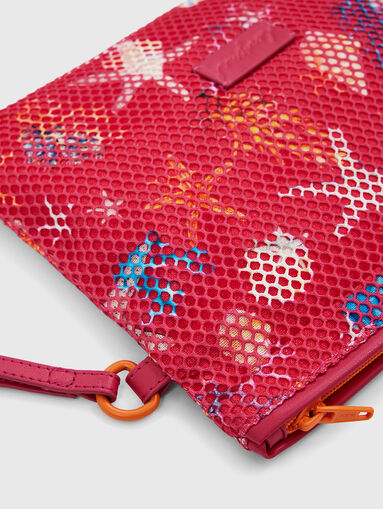 Textured toiletry bag - 4