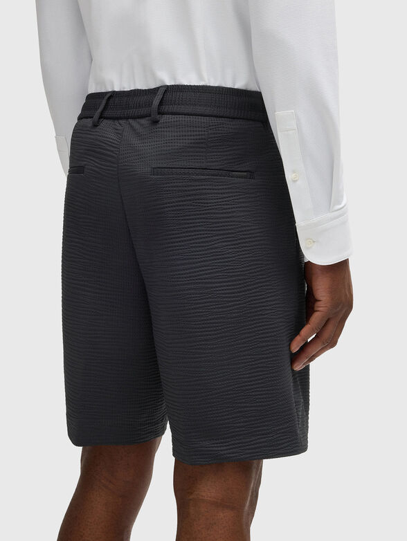 Textured shorts with elastic waist - 3
