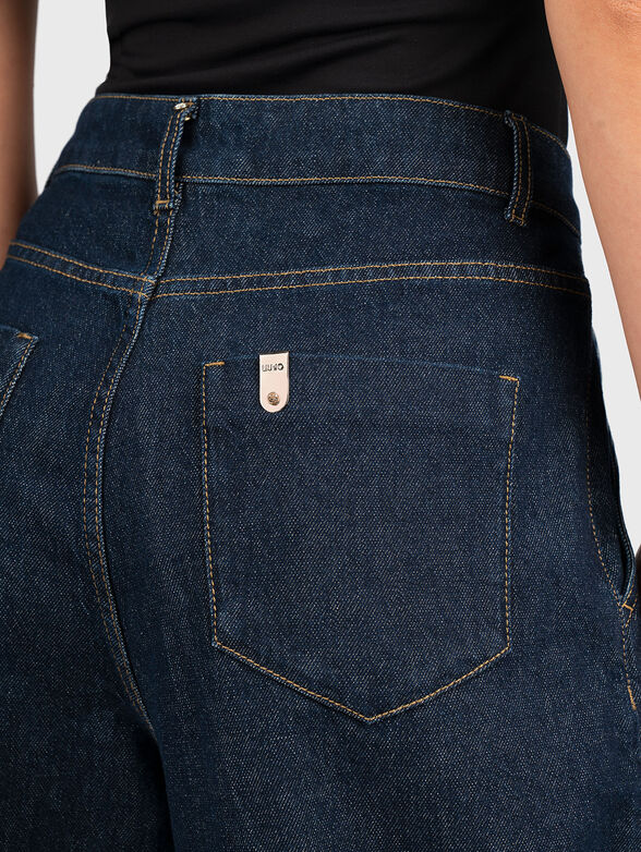 High waisted jeans with logo detail - 3