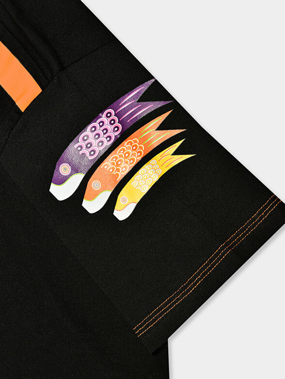 TS003 Black t-shirt with art details - 4