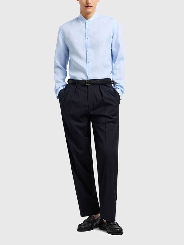 Linen shirt with long sleeves in blue - 2