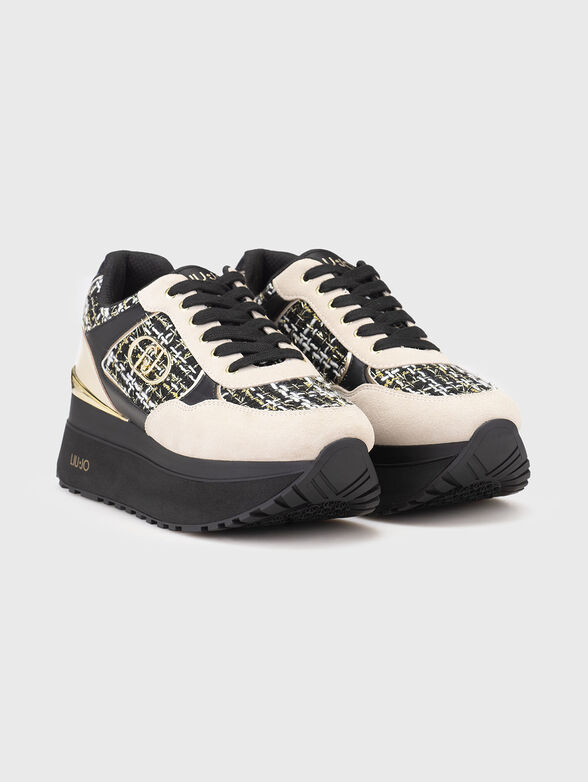 Sports shoes with golden details - 2