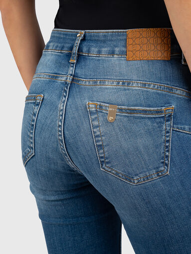 Blue jeans with washed effect  - 3