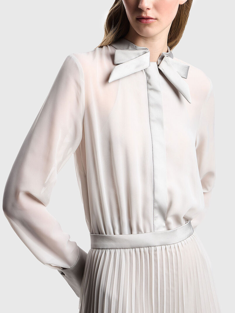 Pleated maxi dress with long sleeves - 3