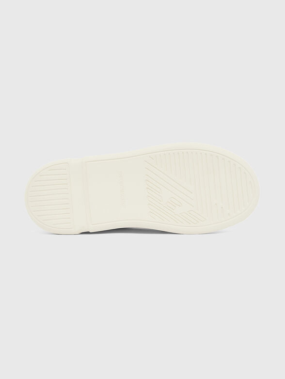 Sneakers with accent details - 5